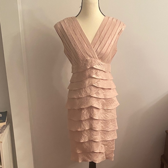 Adrianna Papell Dresses & Skirts - Adrianna Papell size 4 blush colored cocktail dress